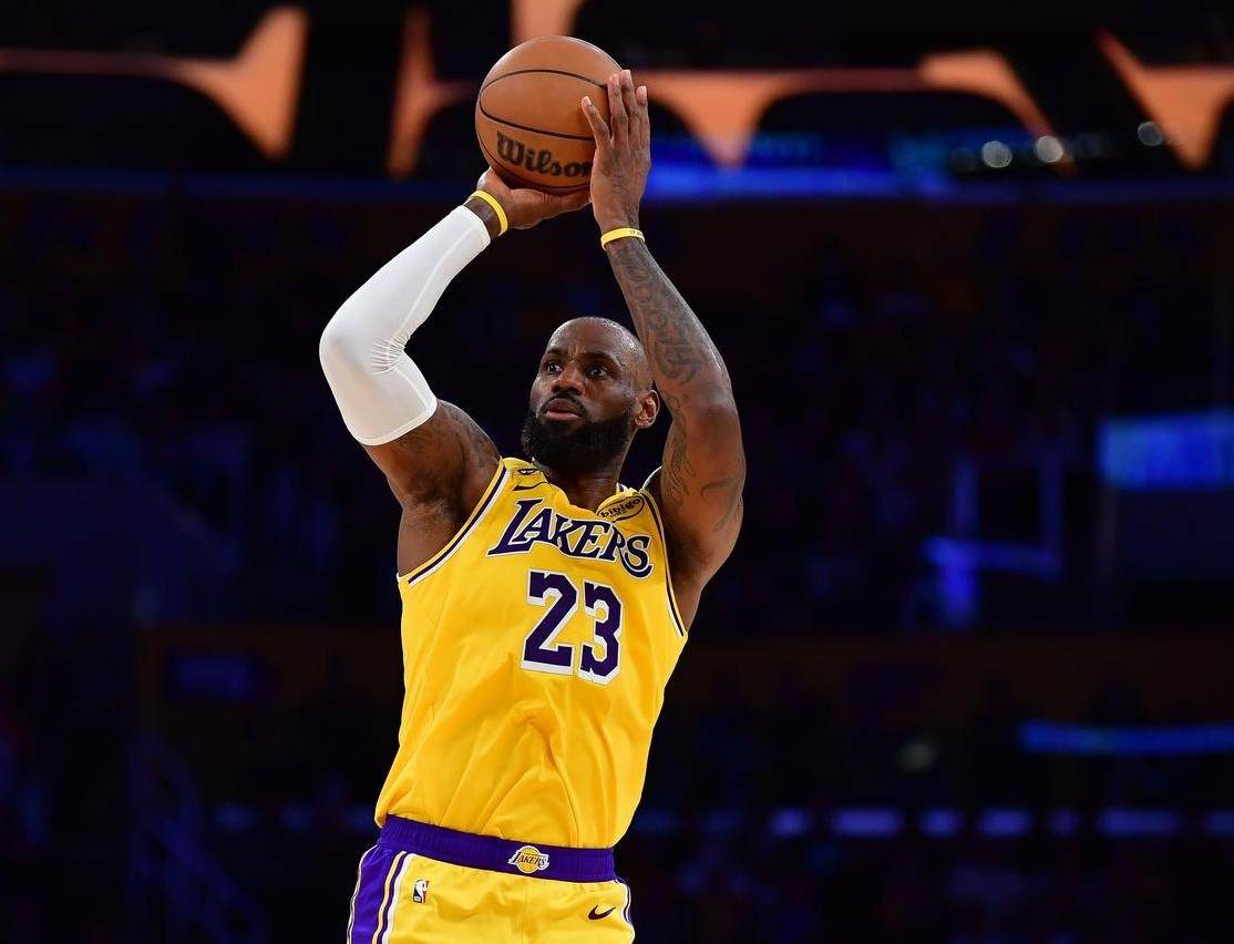 九游体育APP下载-太狠了！詹姆斯在勇士比赛中惊险取胜窗口期成都蓉城状态回暖，波特兰开拓者扳平良机备战欧联的简单介绍